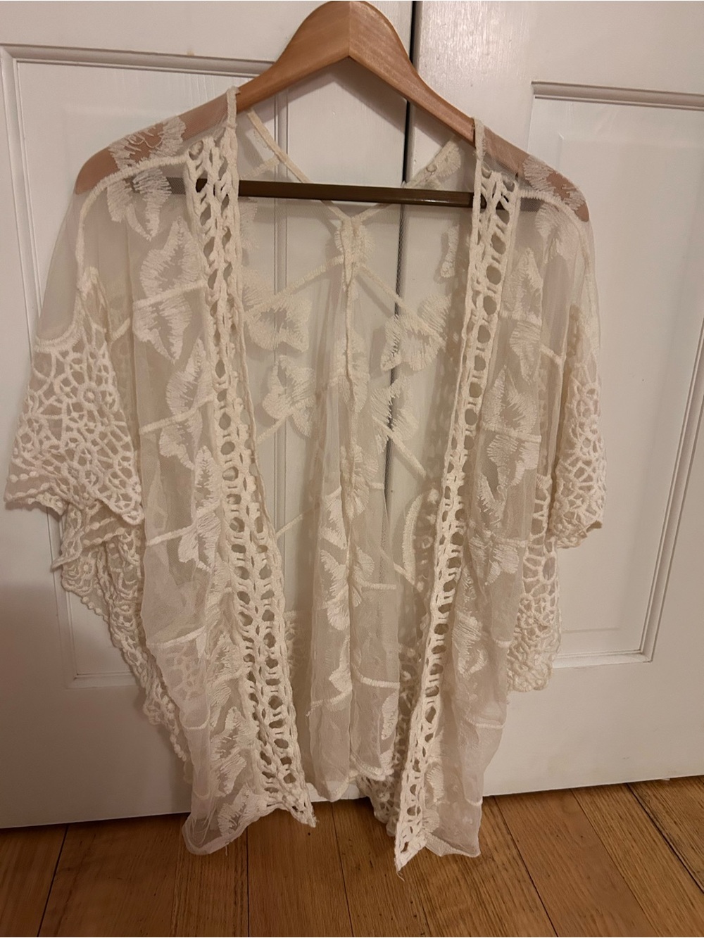 Vintage Sheer Lace Floral Kimono Cover-Up in Cream